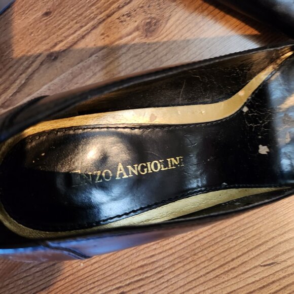 Enzo Angiolini Black and Gold Pumps with Bucke Size 7 - Picture 4 of 12
